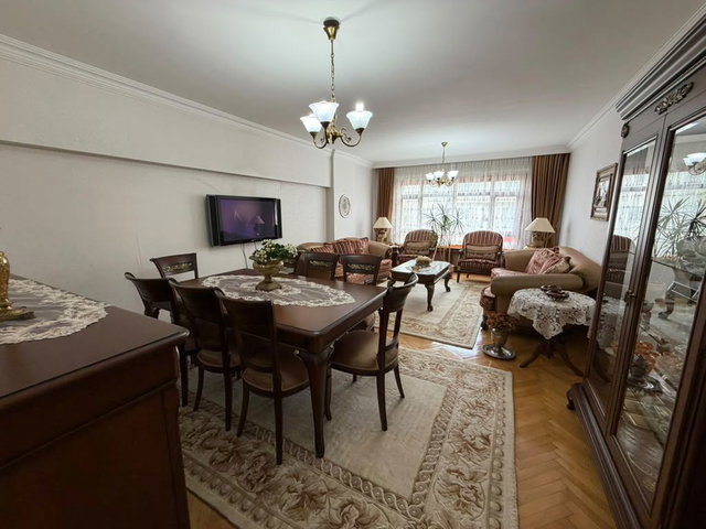 HARBİYE'DE POLİS EVİ YAKINI ASANSÖRLÜ 4+1 KİLERLİ SATILIK DAİRE