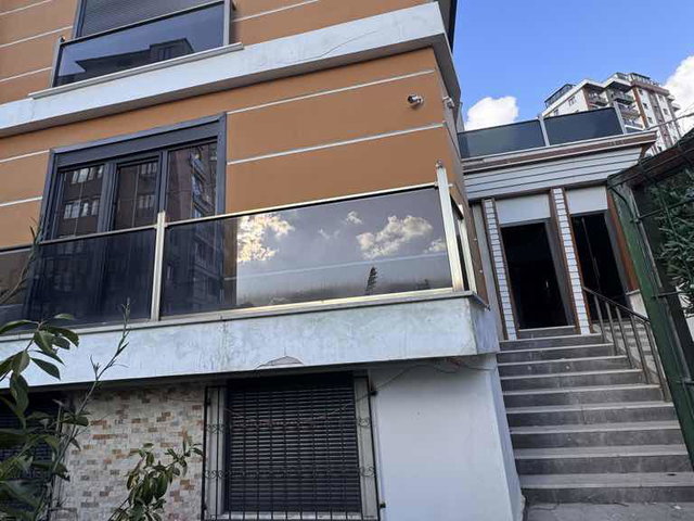 KARTAL YAKACIK ŞÖMİNELİ  5 + 2 ￼ASANSÖRLÜ SATILIK VİLLA