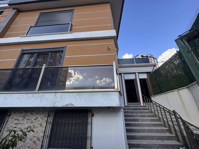 KARTAL YAKACIK ŞÖMİNELİ  5 + 2 ￼ASANSÖRLÜ SATILIK VİLLA