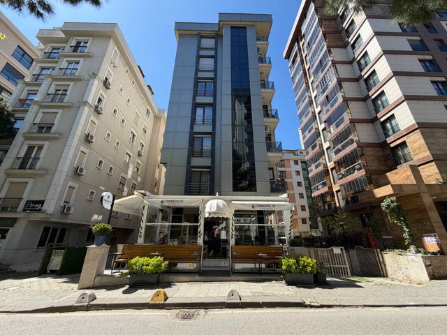 ERENKÖY DİVANIN SOKAĞINDA 3+1 VATANDAŞLIĞA UYGUN BOŞ DAİRE