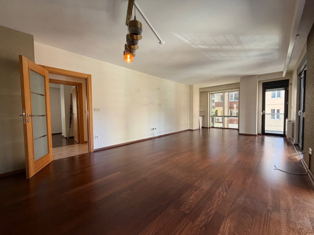 ERENKÖY DİVANIN SOKAĞINDA 3+1 VATANDAŞLIĞA UYGUN BOŞ DAİRE