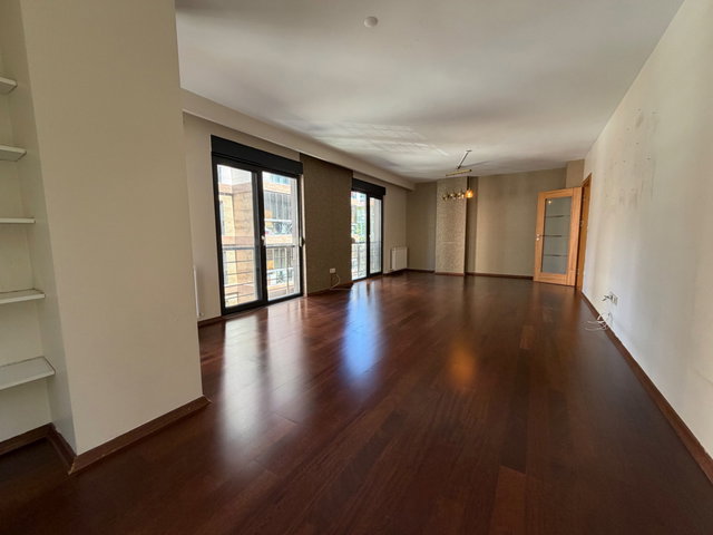 ERENKÖY DİVANIN SOKAĞINDA 3+1 VATANDAŞLIĞA UYGUN BOŞ DAİRE