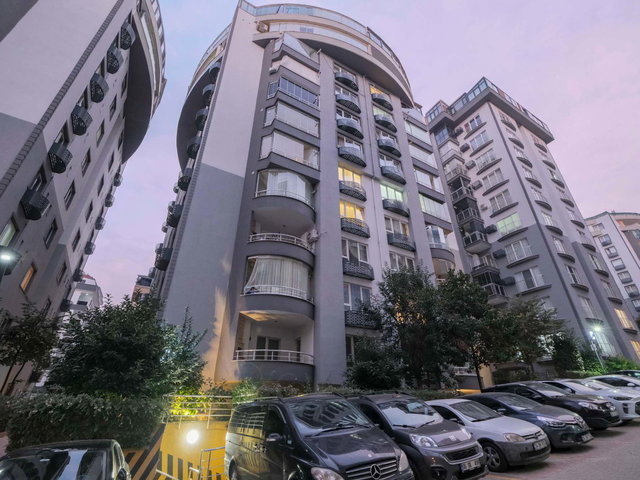 TERAS ÇEKMEKÖY EVLERİNDE EMSALSİZ AYRI GİRİŞLİ ÇİFT MUTFAKLI 5+2