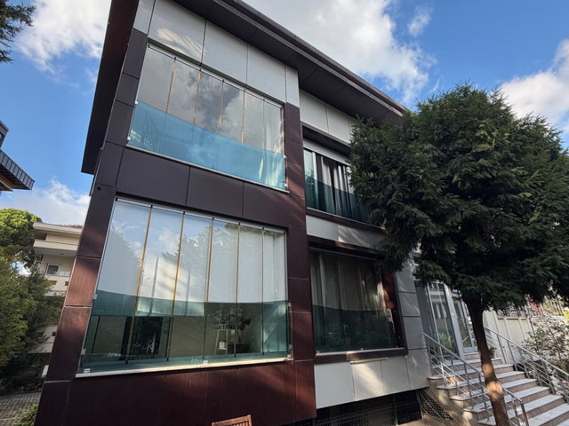 ÜSKÜDAR KÜÇÜK ÇAMLICA MH. SATILIK 7+1 VİLLA