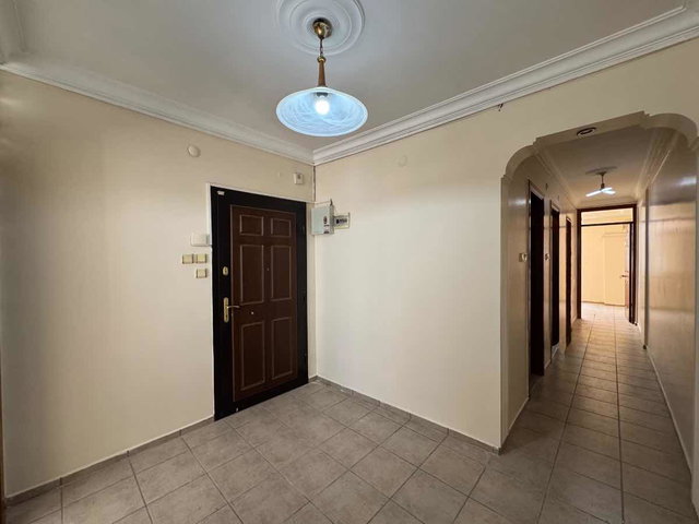 KARŞIYAKA ÇARŞI'DA 2+1 SATILIK DAİRE