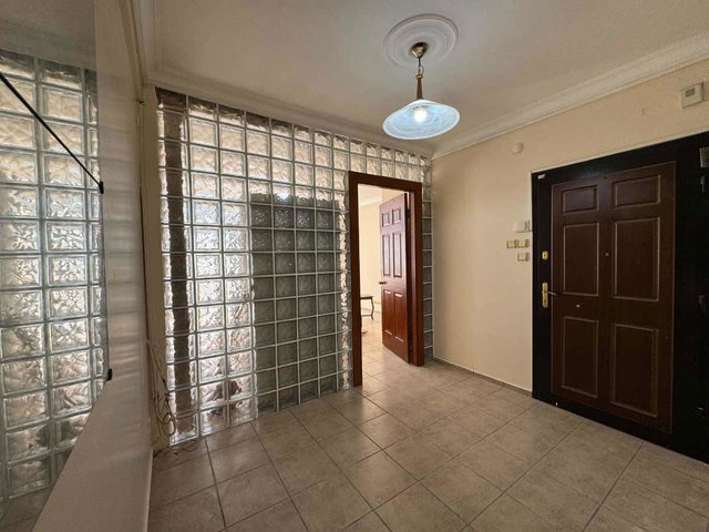 KARŞIYAKA ÇARŞI'DA 2+1 SATILIK DAİRE