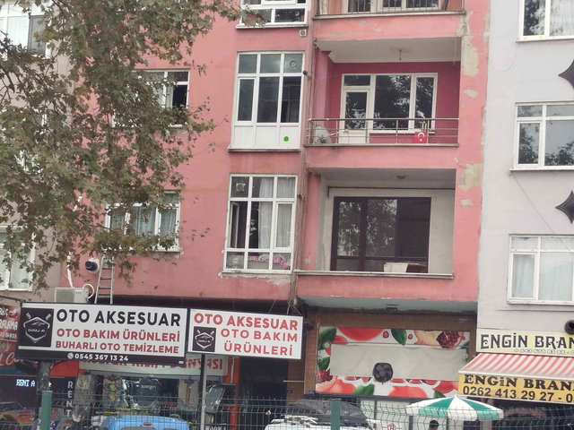 REMAX NATURAL'DAN GÖLCÜK DONANMA'DA SATILIK 3+1 DAİRE