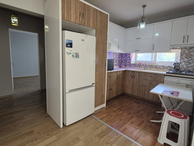 REMAX RİNA'DAN SOLİ SAHİL SİTESİNDE  1+1 DAİRE