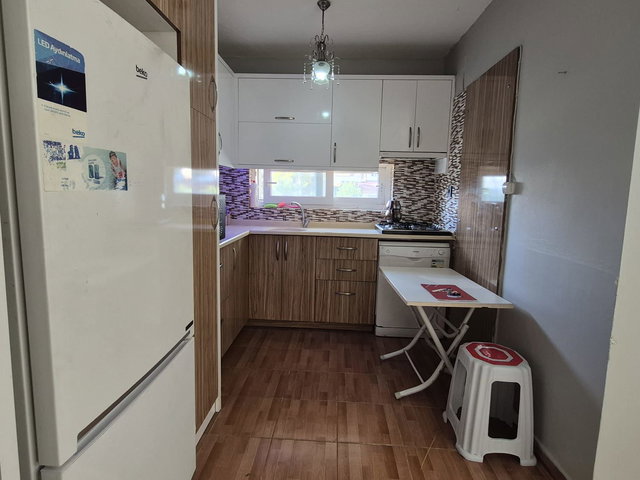 REMAX RİNA'DAN SOLİ SAHİL SİTESİNDE  1+1 DAİRE