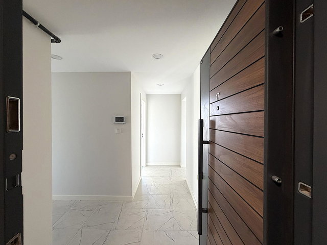 REMAX ASHILL ÜSKÜDAR YAVUZTÜRK ÖNÜ AÇIK KIRALIK SIFIR 3+1 DAIRE