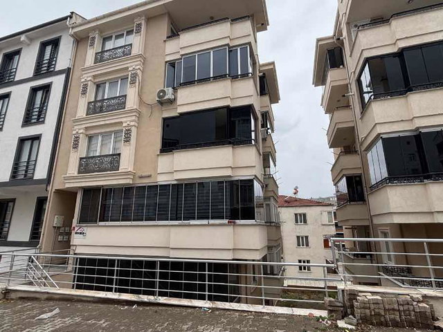 REMAX MİDDEN 1.SAKARYA MAHALLESİNDE SATILIK DAİRE