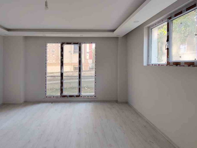 BÜYÜKÇEKMECE HÜRRIYET MAH. GÜNEY CEPHESI SIFIR 3+1 BAHCE KATI
