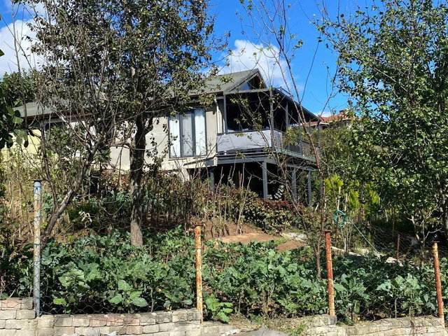 BEYKOZ ÖRNEKKÖY’DE 350 M² BRÜT, 3 KATLI 4+1 MÜSTAKİL PARSELDE TAPULU ORMAN İÇERİSİNDE MÜSTAKİL EV