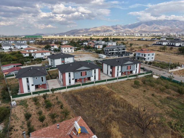 CEVATPAŞADA SİTE İÇERİSİNDE KİRALIK ULTRA LÜX 4+1 VİLLA