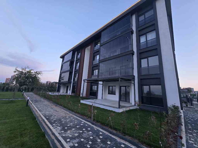 ÇORLU’DA SIFIR 2+1 | 120 M² BRÜT | YERDEN ISITMA | 2 BANYO | BALKONLU
