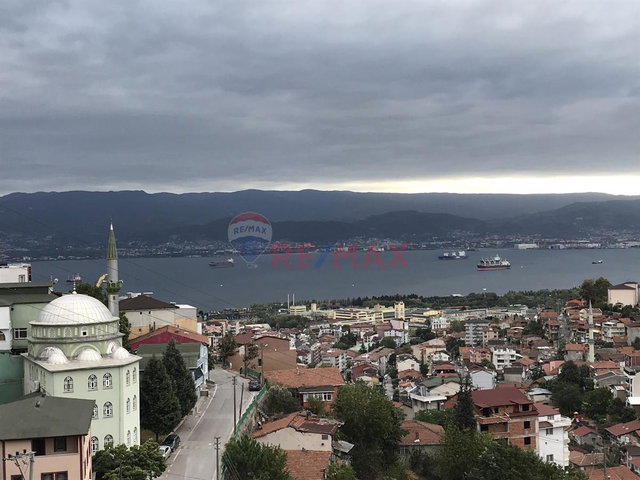 KOCAELİ İZMİT SATILIK ÇATI DUBLEKSİ 2+1 DAİRE DENİZ MANZARALI TERASLI