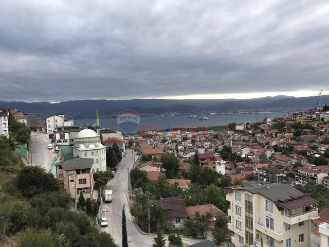 KOCAELİ İZMİT SATILIK ÇATI DUBLEKSİ 2+1 DAİRE DENİZ MANZARALI TERASLI