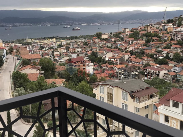 KOCAELİ İZMİT SATILIK ÇATI DUBLEKSİ 2+1 DAİRE DENİZ MANZARALI TERASLI
