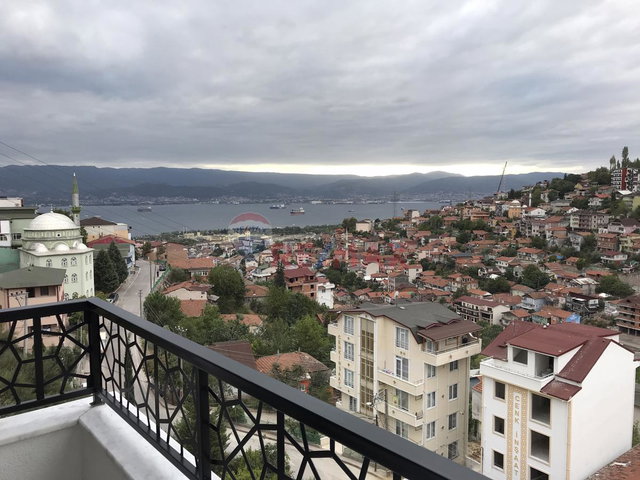 KOCAELİ İZMİT SATILIK ÇATI DUBLEKSİ 2+1 DAİRE DENİZ MANZARALI TERASLI