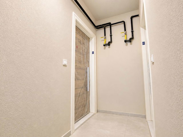 RE/MAX BEYAZ BAK YAPI PRESTİJ KORU SİTESİ SATILIK 3+1 YOLA CEPHELİ DAİRE