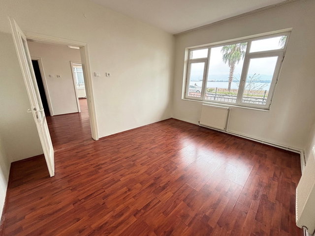 GÖLCÜK’TE 125 M² BRÜT 2+1 | YÜKSEK GİRİŞ | 4 CEPHELİ | BALKONLU