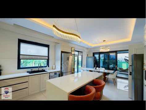 SERDİVAN ARALIK SERENTY SİTESİNDE  6+1 HAVUZLU VİLLA