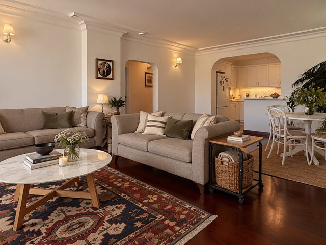 TARABYA SANATÇILAR SİTESİ'NDE FERAH YENİLENMİŞ 3+1 DAİRE