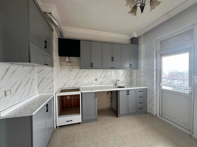 YAYLA MAHALLESİNDE KİRALIK 3+1 ARAKAT DAİRE