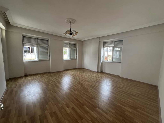 YAYLA MAHALLESİNDE KİRALIK 3+1 ARAKAT DAİRE