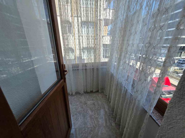 HACI ŞÜKRÜ TRAMVAY DURAĞININ ÖNÜNDE SATILIK 4 + 1 DAİRE