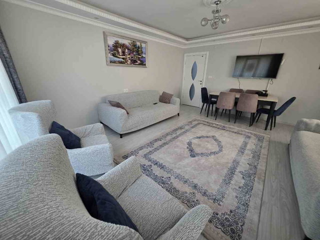 HACI ŞÜKRÜ TRAMVAY DURAĞININ ÖNÜNDE SATILIK 4 + 1 DAİRE