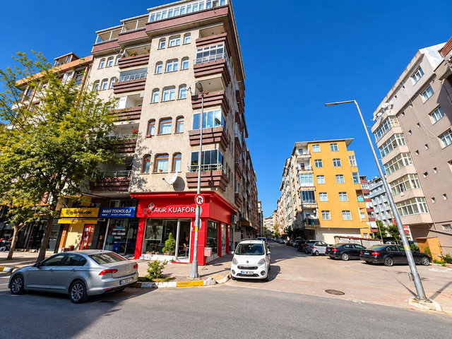 FERIT SELIM PAŞA CADDESINE 2.BINA ASANSÖRSÜZ 4.KAT 3+1 120 M2