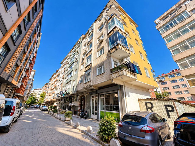 FERIT SELIM PAŞA CADDESINE 2.BINA ASANSÖRSÜZ 4.KAT 3+1 120 M2