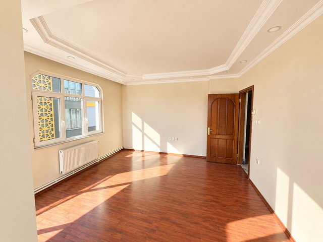 FERIT SELIM PAŞA CADDESINE 2.BINA ASANSÖRSÜZ 4.KAT 3+1 120 M2
