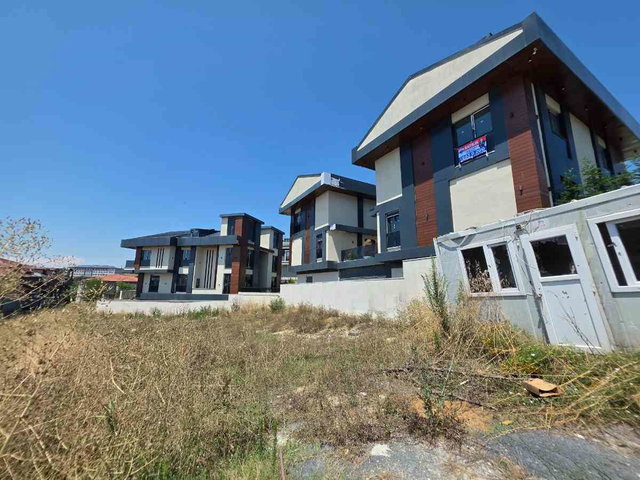 ARNAVUTKÖY TAŞOLUKTA SATILIK ULTRA LÜKS 6+1 VİLLA