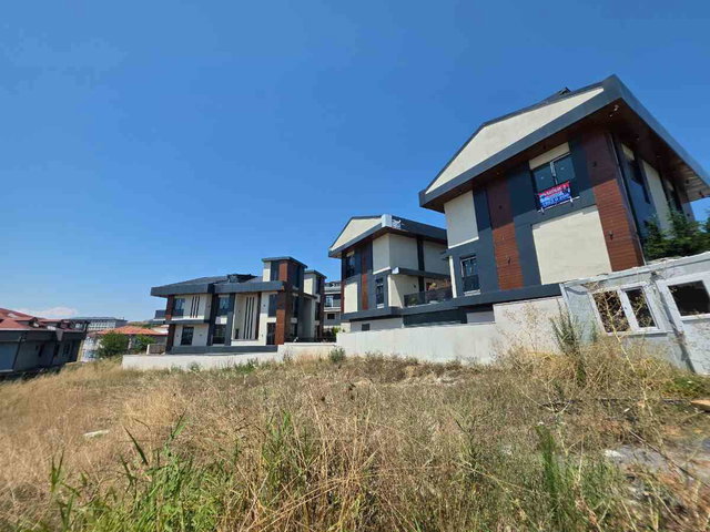 ARNAVUTKÖY TAŞOLUKTA SATILIK ULTRA LÜKS 6+1 VİLLA