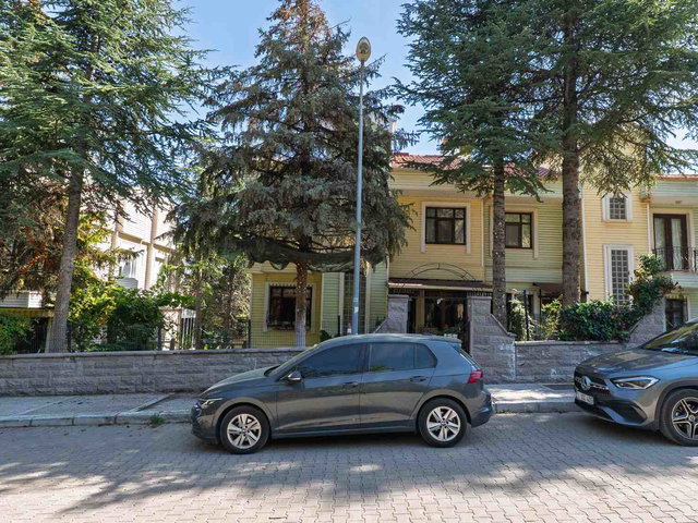 DROGOS VİLLALARI MERKEZİ KONUMDA PARK CADDESİ SATILIK VİLLA
