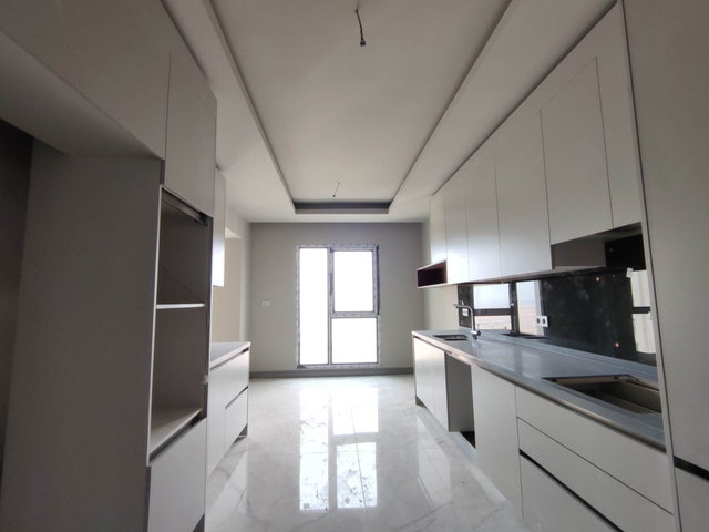 KENT İNCEK'TE GÖL MANZARA ÇIFT BALKON G.ODALI 5+1 KIRALIK DAIRE