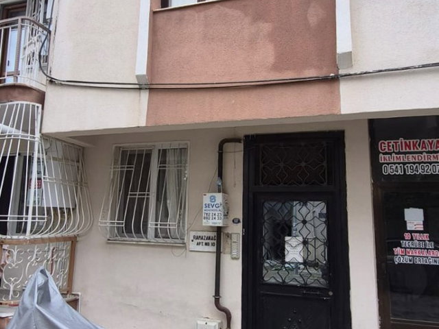 İZMİR SELÇUK ATATÜRK MAHALLESİ’NDE MERKEZİ KONUMDA, KİRACILI SATILIK 3+1 DAİRE