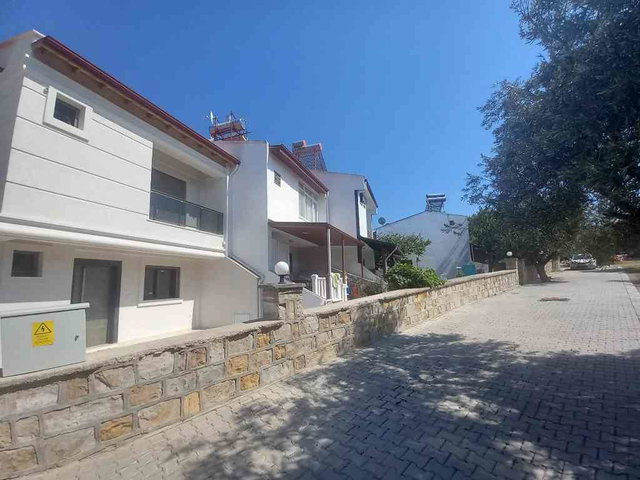 BALIKESİR GÖMEÇ SIFIR YAPI 2,5+1 DENİZE YAKIN VİLLA