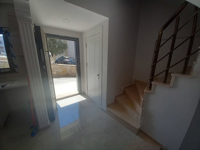 BALIKESİR GÖMEÇ SIFIR YAPI 2,5+1 DENİZE YAKIN VİLLA