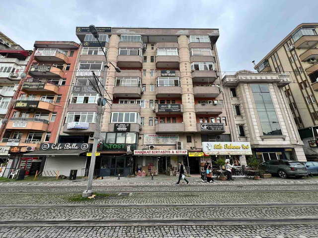 İZMİT DOLPHİN KARŞISINDA KİRALIK ASANSÖRLÜ 4+2 DAİRE&OFİS