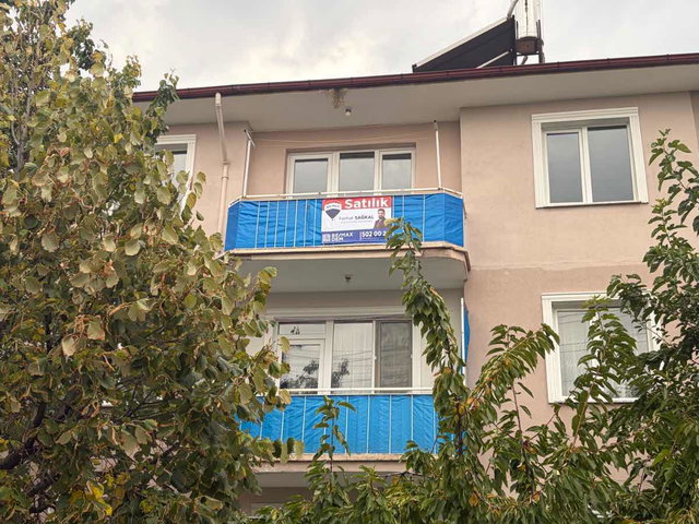 REMAX DEM'DEN ERGENEKON MAHALLESİN DE SATILIK 2+1 DAİRE