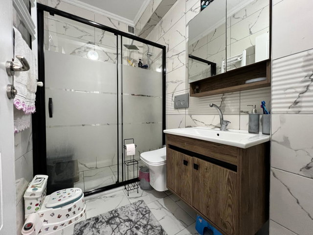 KARTEPE ATAEVLERDE KİRALIK AYRI MUTFAK 1+1 DAİRE