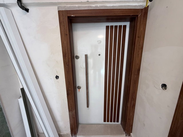 BAĞLAR CADDESİ ÜZERİ SIFIR KAPALI MUTFAKLI SATILIK 2+1 DAİRE