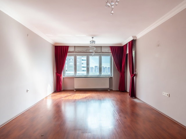 ERYAMAN GÖKSU UTKAN SİTESİ'NDE GÖL MANZARALI 3+1 SATILIK DAİRE | 120 M² NET