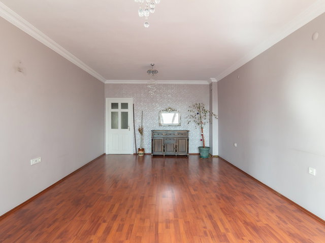ERYAMAN GÖKSU UTKAN SİTESİ'NDE GÖL MANZARALI 3+1 SATILIK DAİRE | 120 M² NET