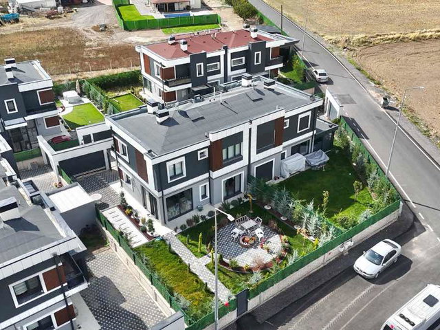 TAVLUSUNDA YAZ-KIŞ OTURUMA MÜSAIT FULL EŞYALI SATILIK 4+1 VILLA