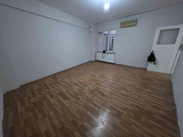 BEYOĞLU KEÇECIPIRI MAHALLESINDE KIRALIK 2+1 DAİRE