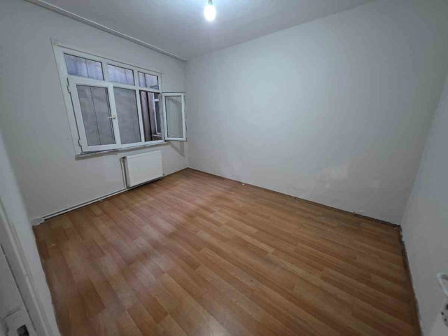 BEYOĞLU KEÇECIPIRI MAHALLESINDE KIRALIK 2+1 DAİRE